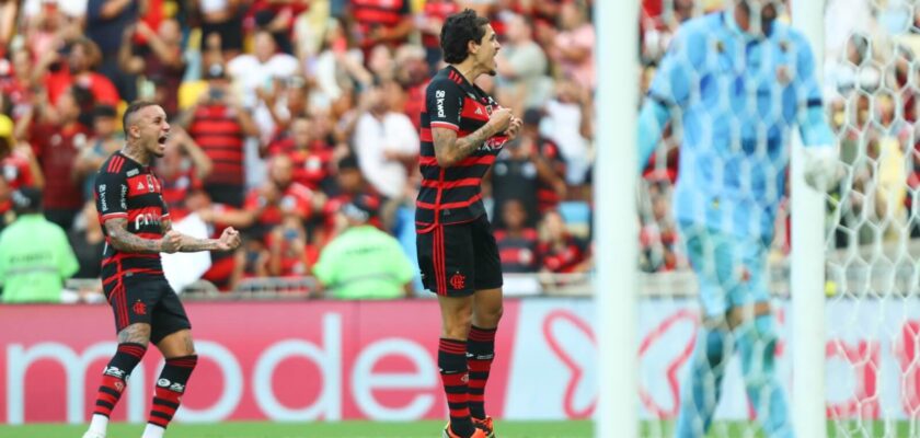 Flamengo vence Corinthians