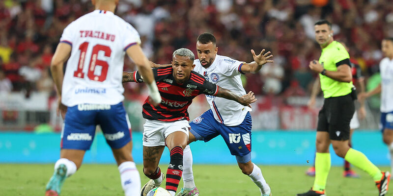Flamengo e Bahia se enfrentaram no Maracanã