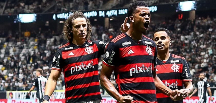 Flamengo vence o Atlético-MG e segue na liderança do Brasileirão