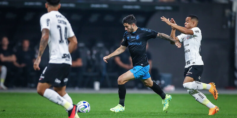 Corinthians x Grêmio duelam pelo Brasileirão