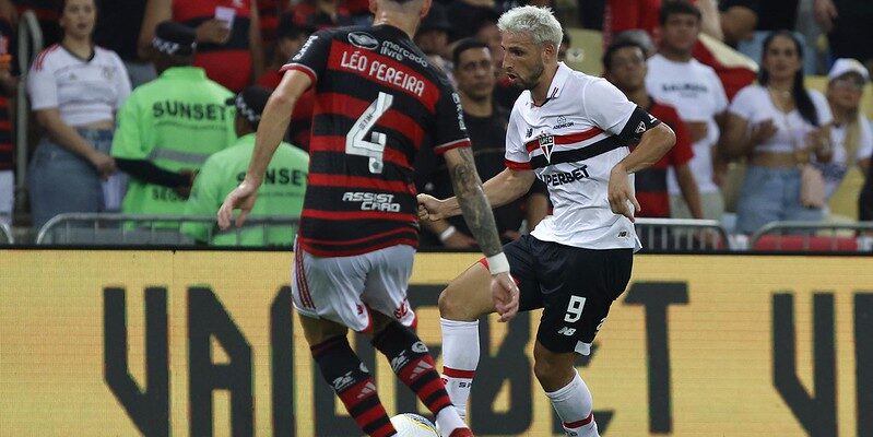 São Paulo x Flamengo medem forças no Morumbis