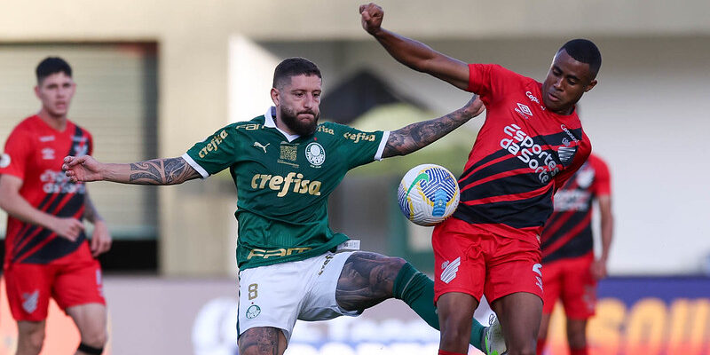 Athletico-PR e Palmeiras se enfrentam pelo Brasileirão