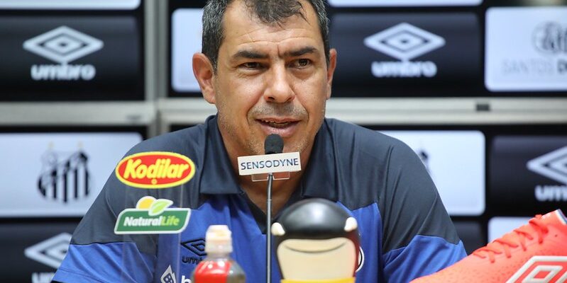 Carille terá o trabalho avaliado pelo Santos