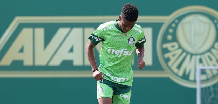 Palmeiras volta a contar com Estêvão