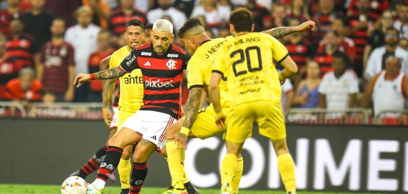 Flamengo enfrenta o Peñarol pela Libertadores