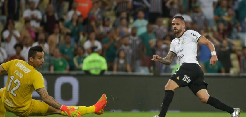 Renato Augusto aciona o Corinthians na Justiça