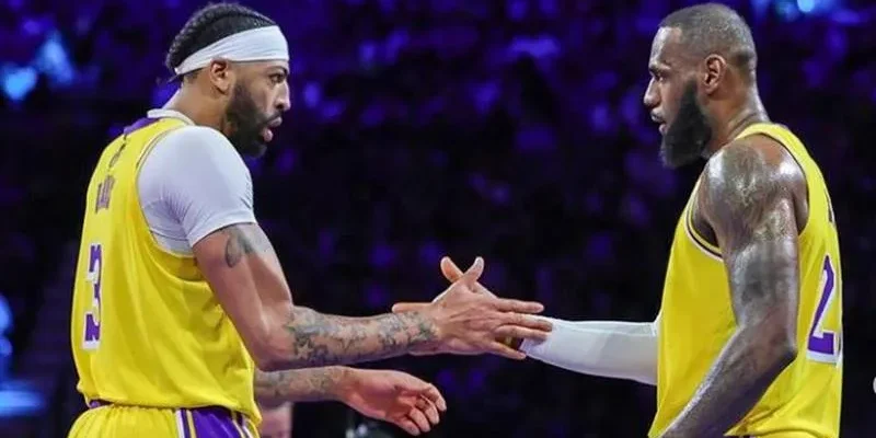 Anthony Davis e LeBron James