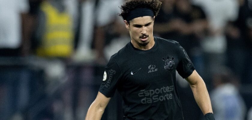 André Ramalho vira desfalque no Corinthians