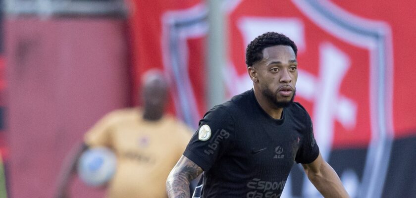 José Martínez, volante do Corinthians, está a serviço da seleção venezuelana